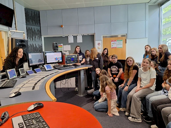 Girls' Day 2025: Spannende Einblicke in die Welt der Medien im ORF Landesstudio Niederösterreich